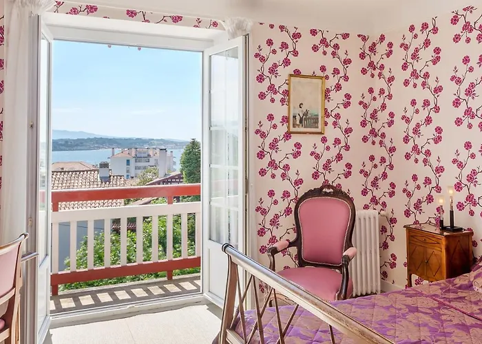 Отель Les Goelands Сен-Жан-де-Люз