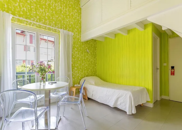 Les Goelands Отель Сен-Жан-де-Люз